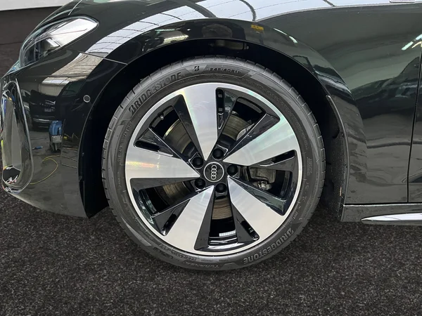AUDI A5 e-hybrid (PHEV) (2025) — foto 9 van 24