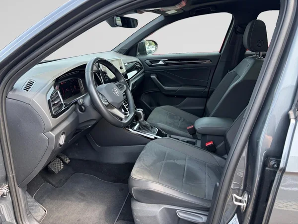 VOLKSWAGEN T-Roc (2022) — foto 9 van 12