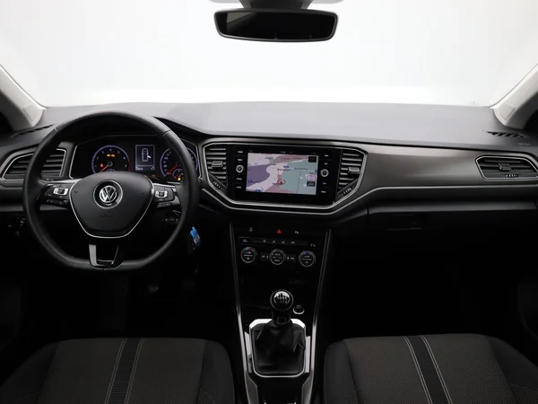 VOLKSWAGEN T-Roc (2019) — foto 19 van 20
