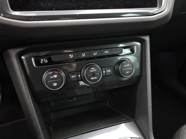 VOLKSWAGEN Tiguan (2019) — foto 8 van 20