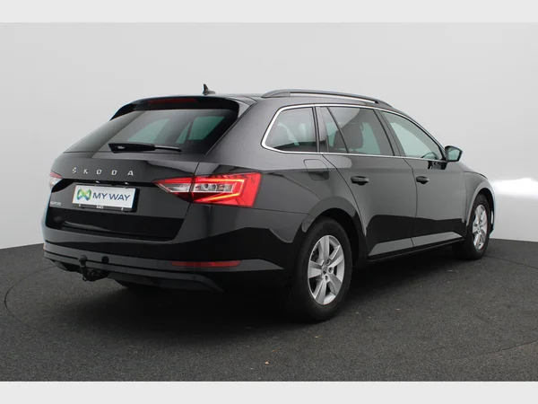 SKODA Superb Combi (2022) — foto 12 van 27