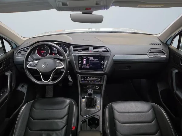 VOLKSWAGEN Tiguan Dsl (2021) — foto 3 van 36