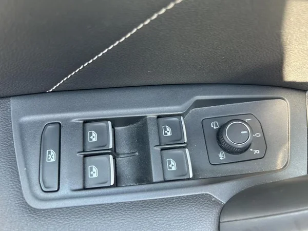 VOLKSWAGEN Tiguan (2024) — foto 28 van 37