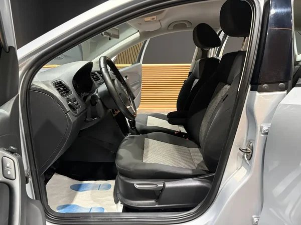 Volkswagen Polo (2014) — foto 16 van 18