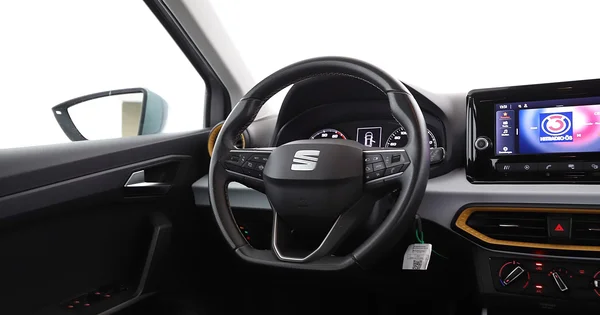 Seat Arona (2022) — foto 9 van 48