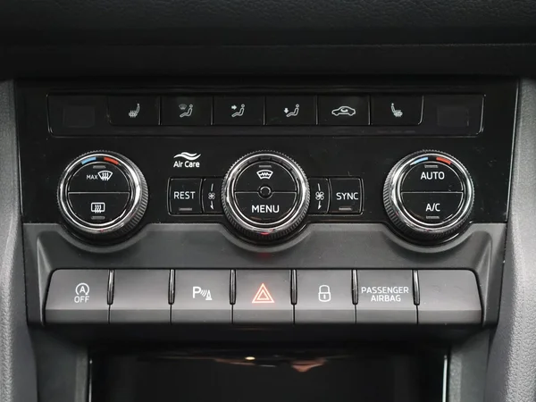 SKODA Kodiaq (2023) — foto 14 van 32