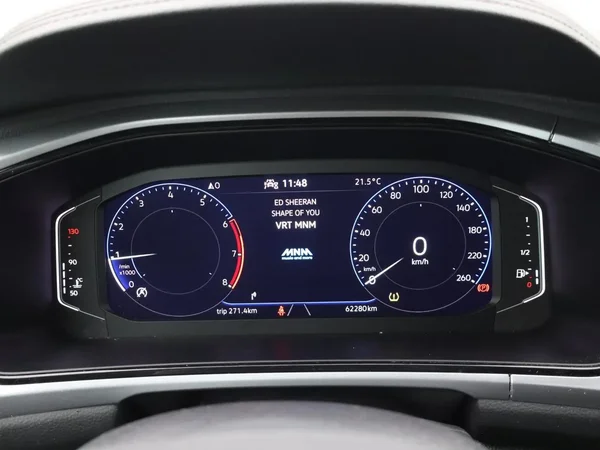 Volkswagen T-Roc (2022) — foto 5 van 28