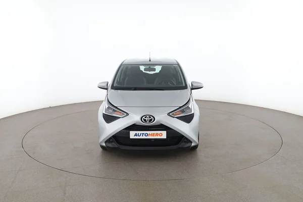 Toyota Aygo (2022) — foto 15 van 16