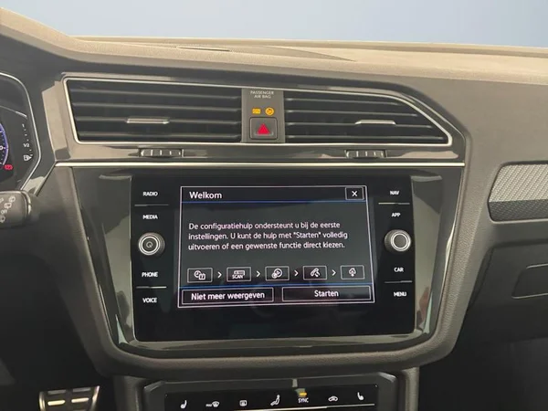 VOLKSWAGEN Tiguan (2023) — foto 7 van 17