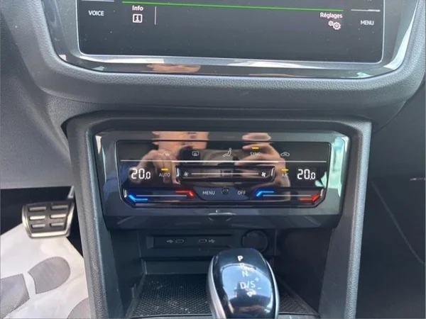 VOLKSWAGEN Tiguan Dsl (2020) — foto 14 van 22