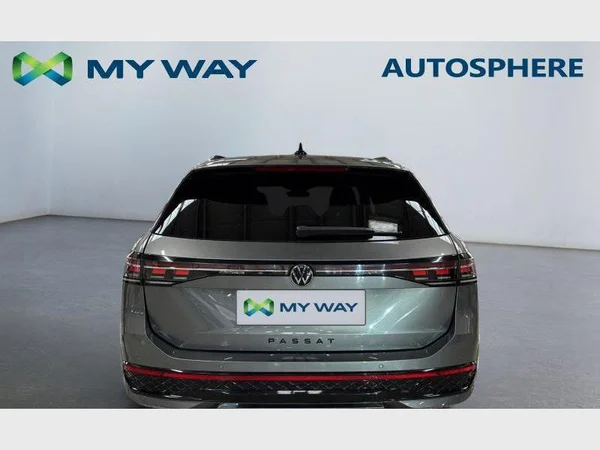 Volkswagen Passat Variant (2024) — foto 36 van 38