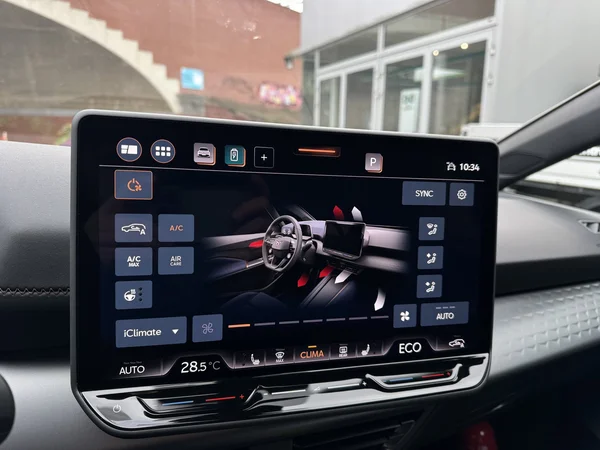 CUPRA Born (2024) — foto 7 van 17