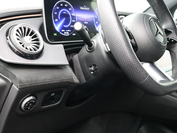 Mercedes-Benz EQE (2025) — foto 4 van 35