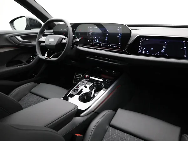 AUDI A5 Avant e-hybrid (PHEV) (2026) — foto 14 van 21