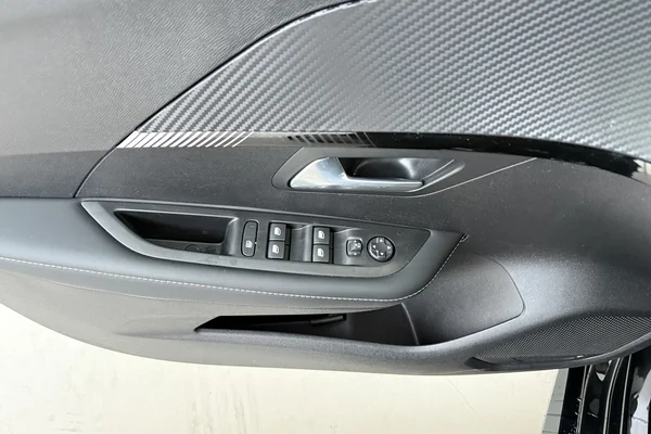 Peugeot 208 (2025) — foto 8 van 18
