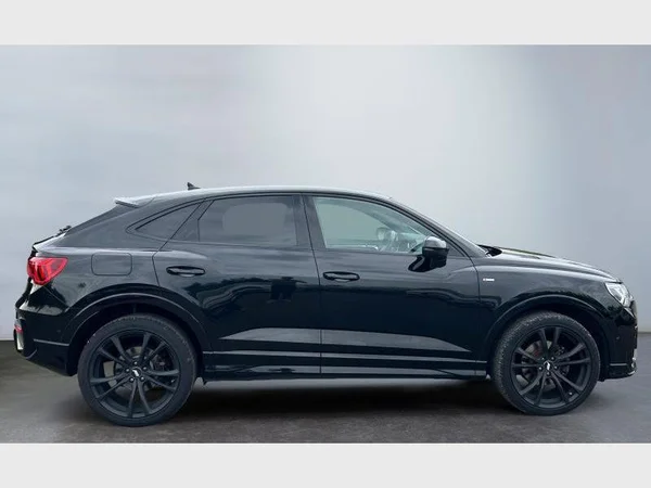 Audi Q3 Sportback (2020) — foto 26 van 29