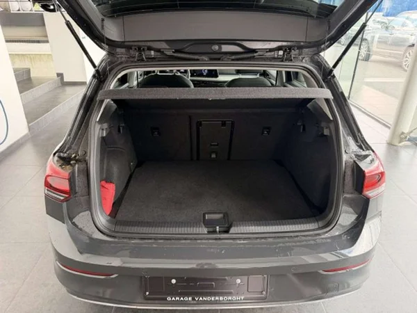 Volkswagen Golf (2024) — foto 22 van 23