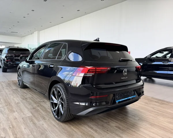 Volkswagen Golf (2021) — foto 29 van 30