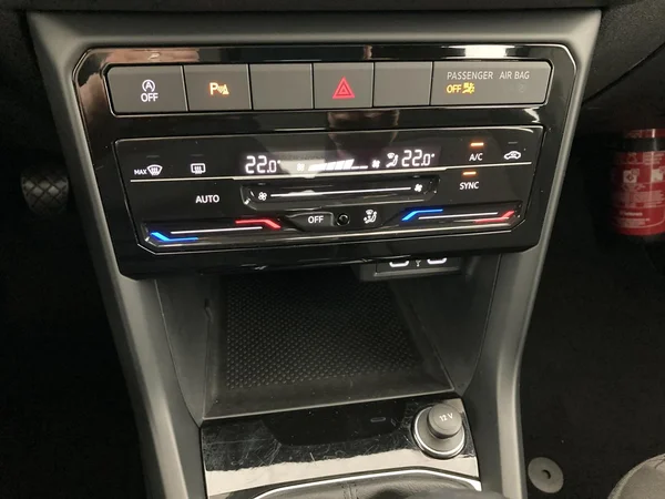 VOLKSWAGEN T-Cross (2023) — foto 8 van 36