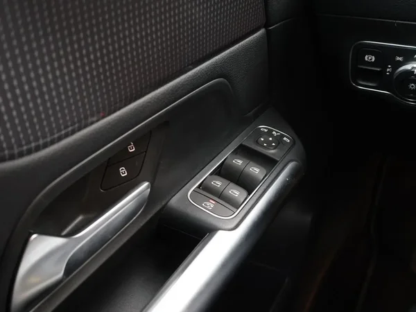 Mercedes-Benz EQA (2024) — foto 6 van 34