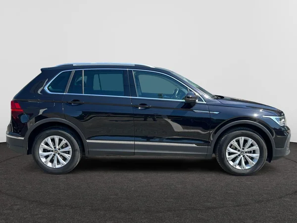 VOLKSWAGEN Tiguan (2023) — foto 21 van 24
