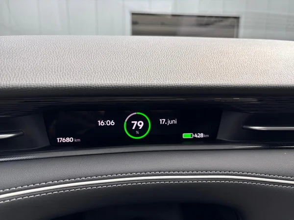 VOLKSWAGEN ID.7 Tourer (2025) — foto 6 van 25