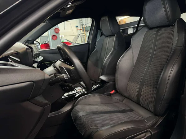 Peugeot 2008 (2022) — foto 13 van 16