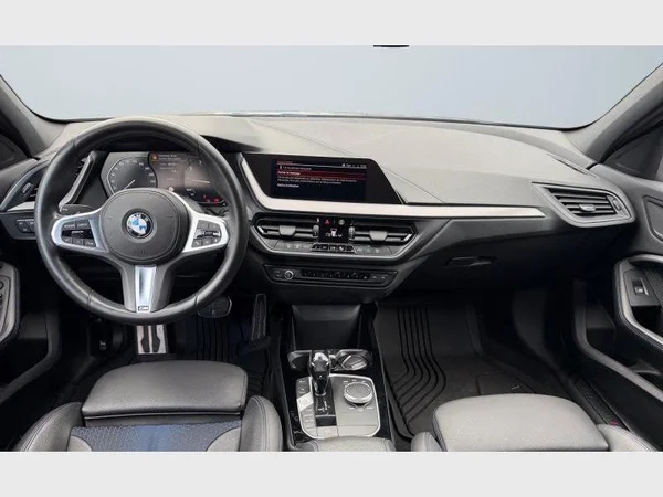 BMW 1 Hatch (2020) — foto 24 van 24
