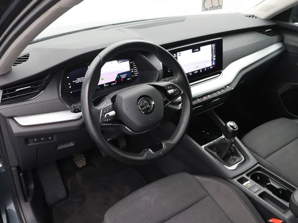 SKODA Octavia Combi (2022) — foto 9 van 23