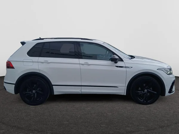 VOLKSWAGEN Tiguan (2023) — foto 11 van 21
