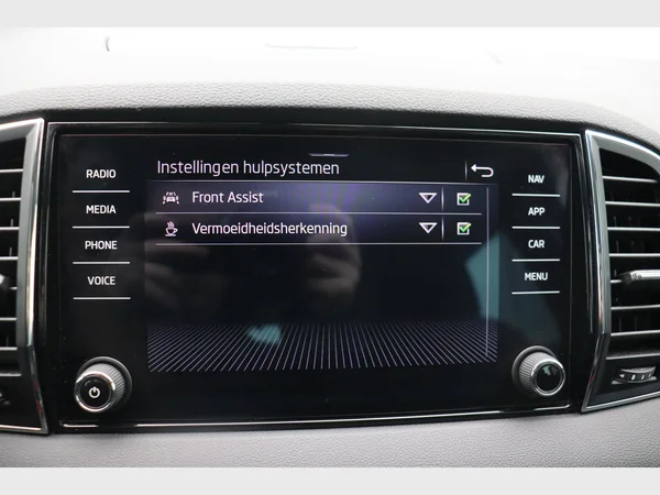 SKODA Karoq (2022) — foto 10 van 26