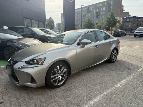 Lexus IS (2019) — foto 2 van 9