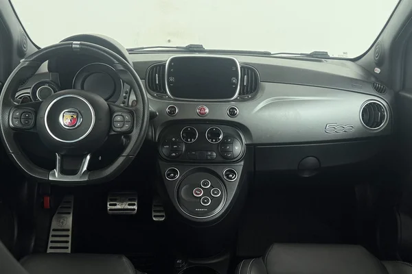 Abarth 595 (2021) — foto 27 van 27