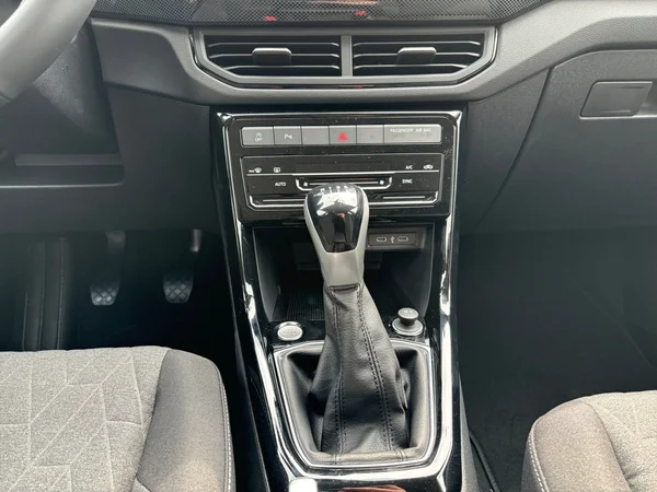 VOLKSWAGEN T-Cross (2025) — foto 13 van 16