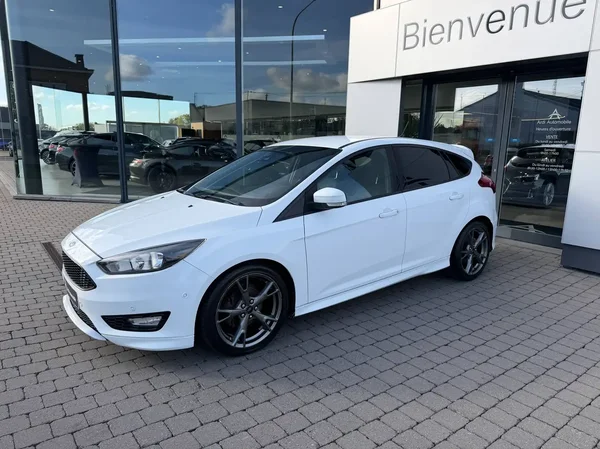 Ford Focus (2017) — foto 8 van 20