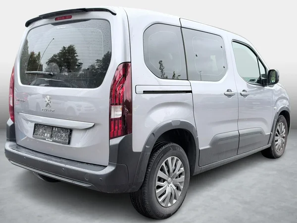 Peugeot Rifter (2023) — foto 10 van 16