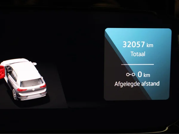 VOLKSWAGEN Golf VIII (2024) — foto 7 van 19