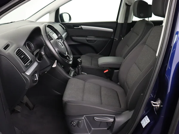 VOLKSWAGEN Sharan (2022) — foto 2 van 27