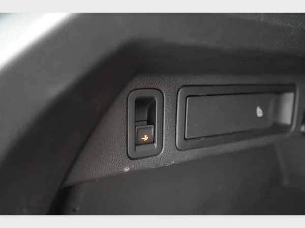 VOLKSWAGEN Tiguan (2021) — foto 19 van 29