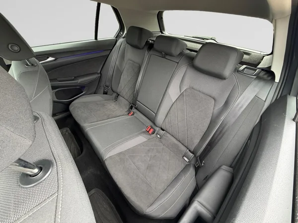 VOLKSWAGEN Golf VIII (2024) — foto 10 van 24