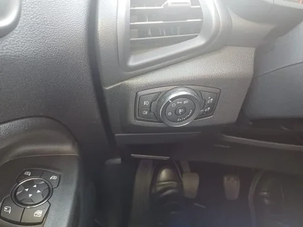 Ford EcoSport (2018) — foto 13 van 24