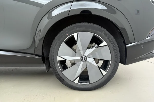 Nissan Ariya (2023) — foto 18 van 21