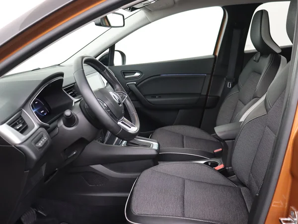 RENAULT Captur (2021) — foto 2 van 30