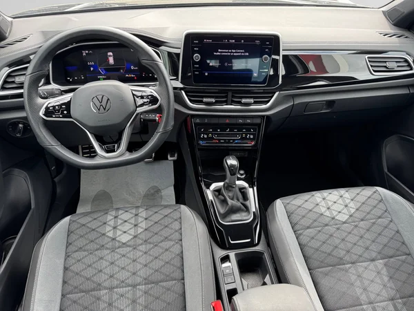 VOLKSWAGEN T-Roc (2022) — foto 11 van 24