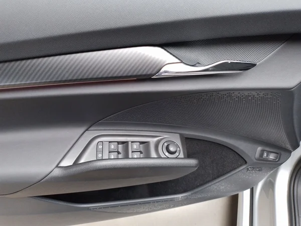 SKODA Enyaq Coupé (2025) — foto 6 van 17