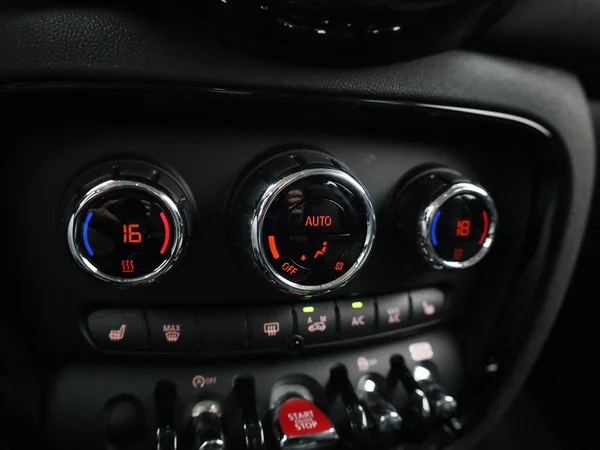 MINI Clubman (2023) — foto 24 van 48