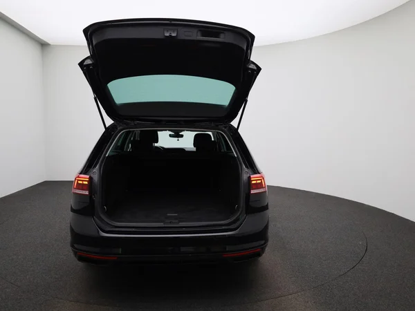 Volkswagen Passat (2023) — foto 3 van 42