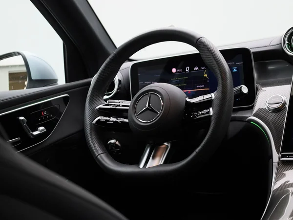 Mercedes-Benz GLC (2025) — foto 39 van 49