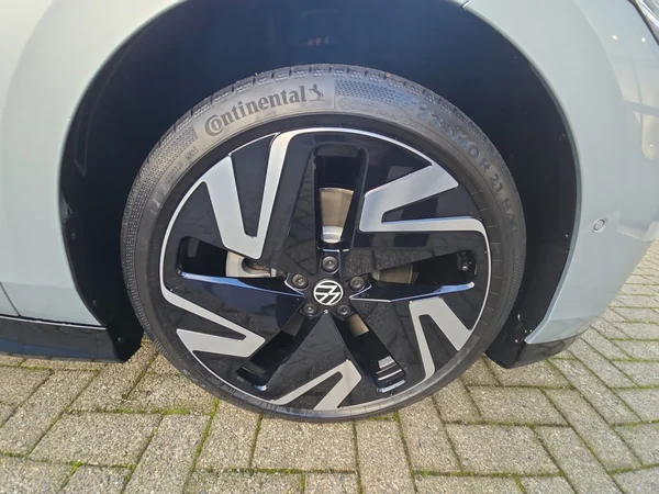 VOLKSWAGEN ID.7 Tourer (2025) — foto 3 van 24