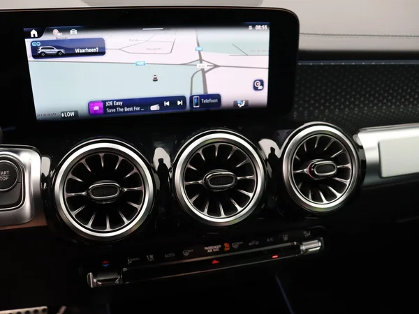 Mercedes-Benz EQB (2025) — foto 5 van 24